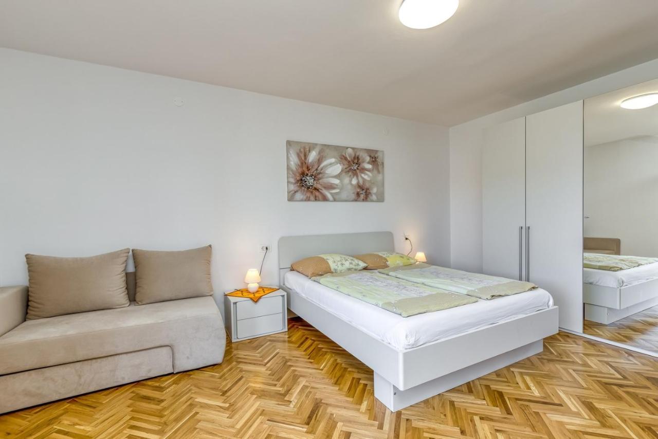 Apartment Complex Silva Rovinj Exterior photo
