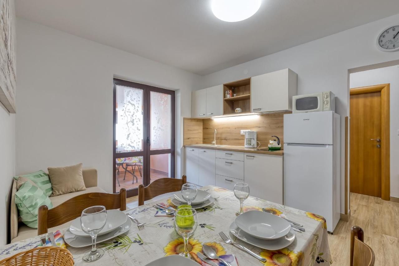 Apartment Complex Silva Rovinj Exterior photo