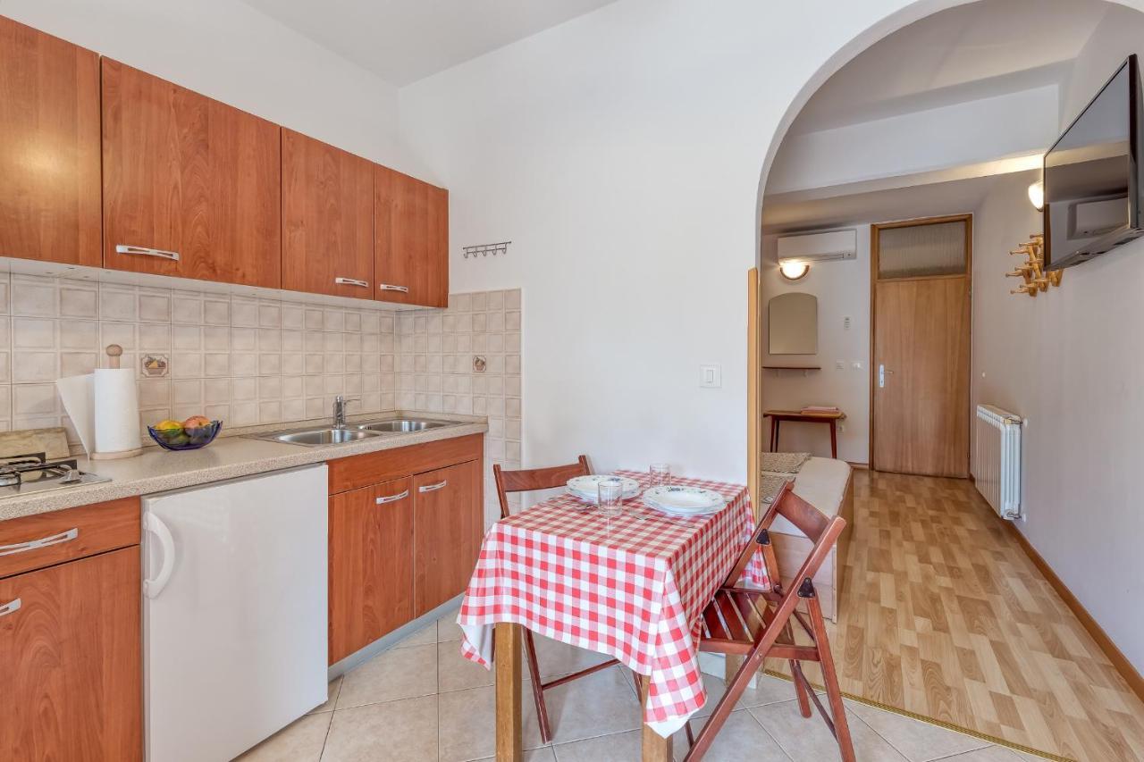 Apartment Complex Silva Rovinj Exterior photo